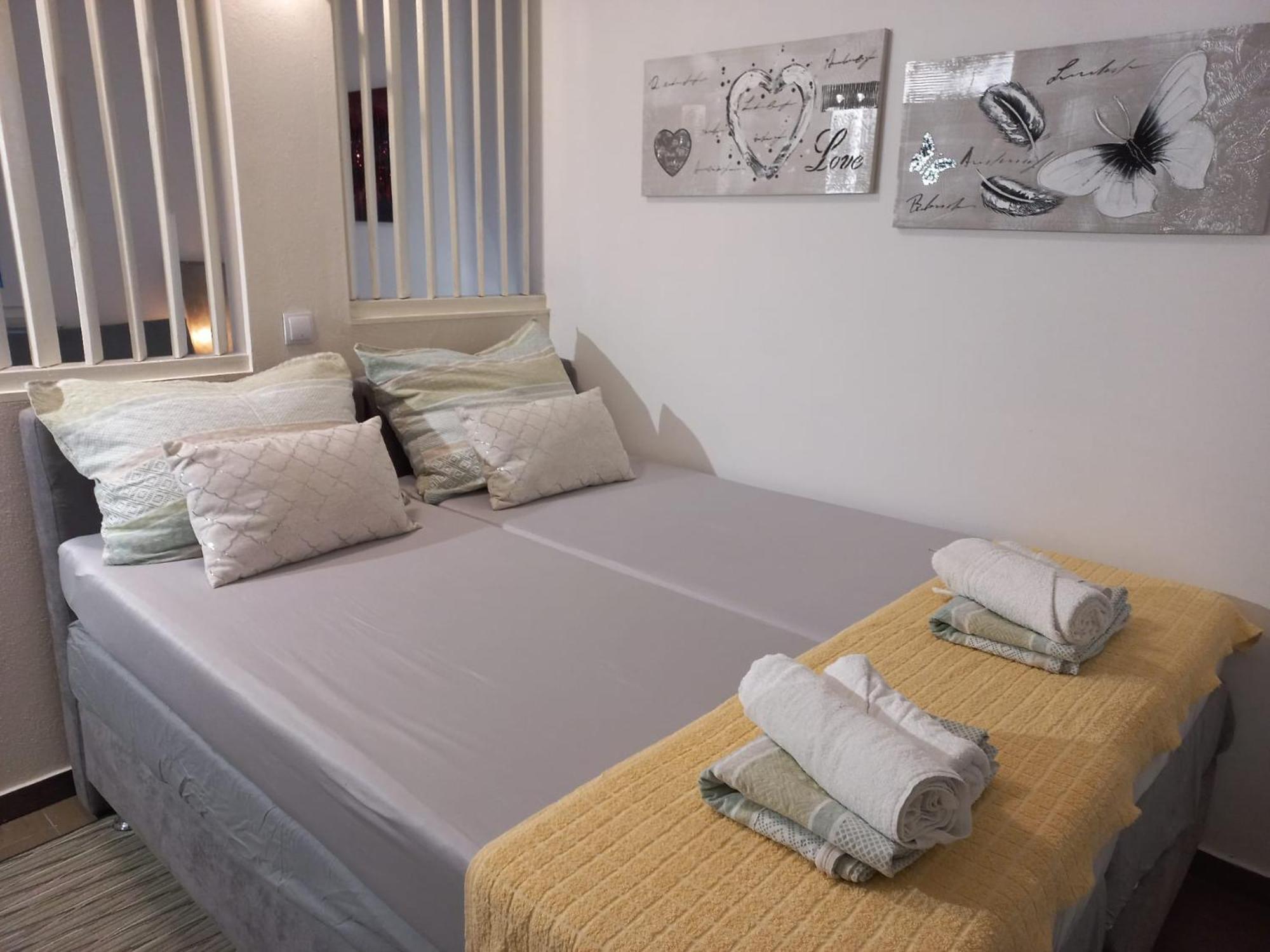 Studio Apartment With Pool Пула Экстерьер фото