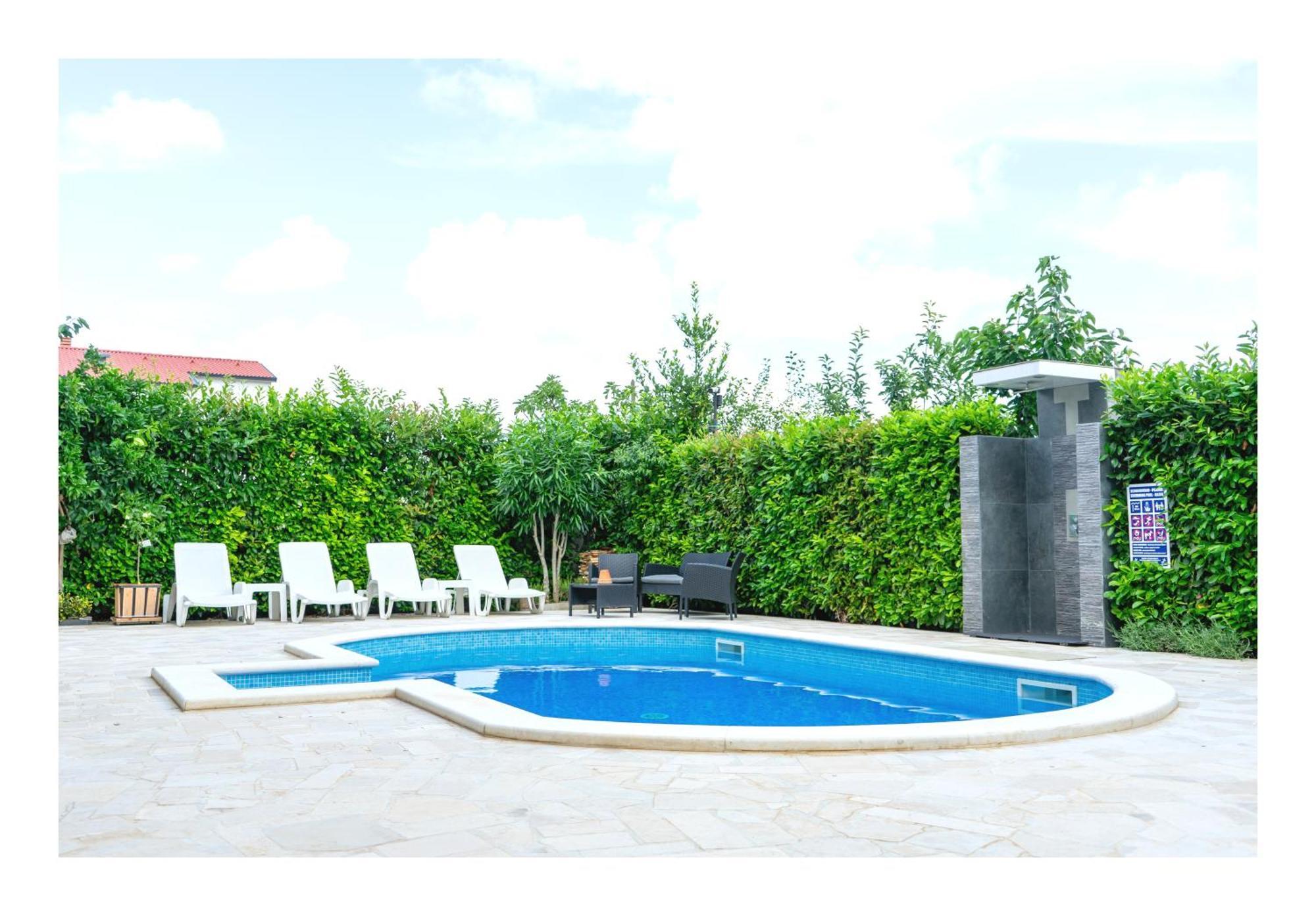 Studio Apartment With Pool Пула Экстерьер фото